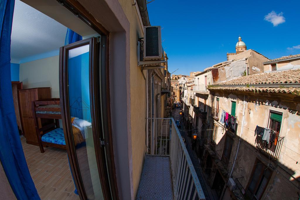 Umberto 33 Bed & Breakfast เปียซซา อาร์เมรีนา ห้อง รูปภาพ