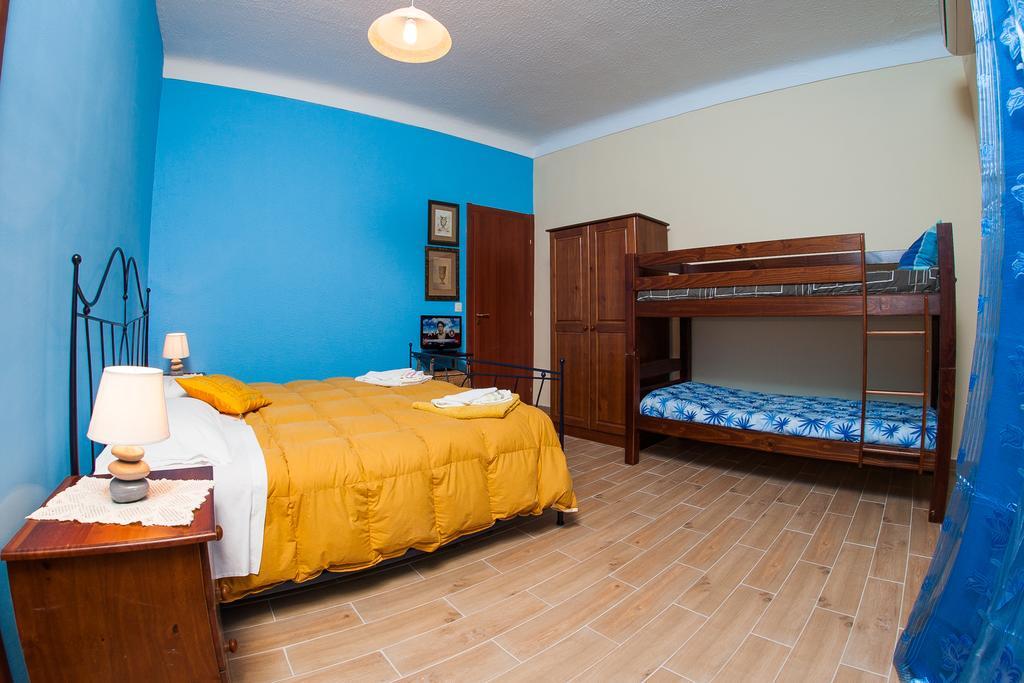 Umberto 33 Bed & Breakfast เปียซซา อาร์เมรีนา ห้อง รูปภาพ